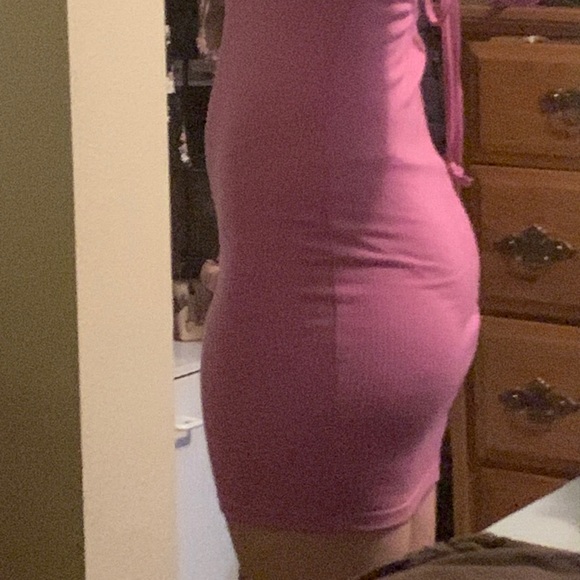 Pink - Picture 3 of 4